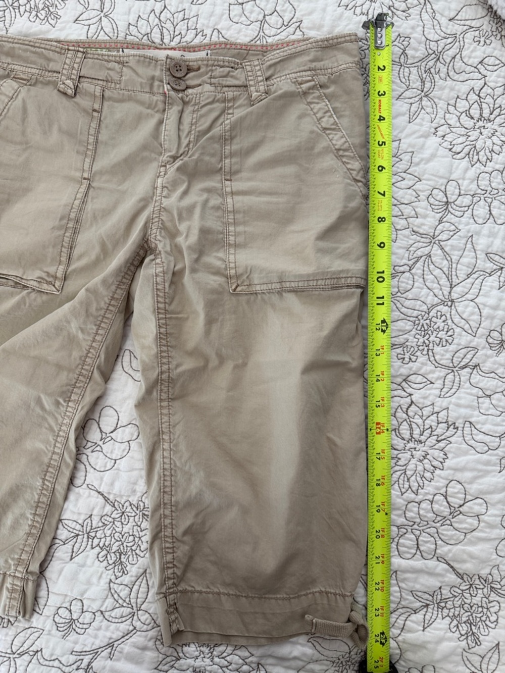 American Eagle distressed cropped capris sz 2 EUC - Picture 6 of 7